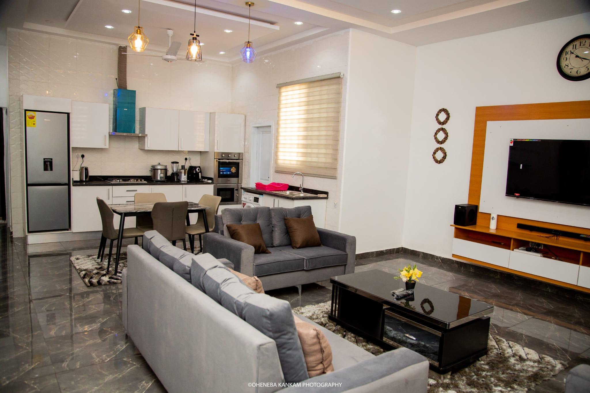 Spacious 4-Bedroom Short Stay in Ahodwo, Kumasi – Safe, Cool & Connected photo 2